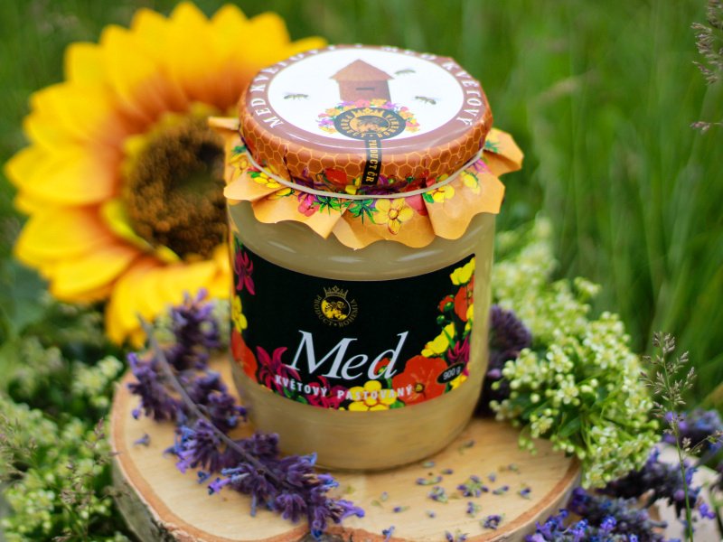 Med květový pastovaný